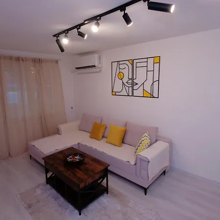 Point Apartman *
